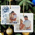 Verlobtes und helles 2-Quadrat-Verlobung-Foto Keramikornament<br><div class="desc">Verlobtes und helles Foto - perfekt für Verlobung Geschenk oder Paare erste Weihnachten verlobt! Das Design mit blauen Bauklamotten und zartem Winterfolien, um Ihr Foto zu gestalten, ist elegant mit Verlobten und hellen Buchstaben versehen. Auf der anderen Seite des Ornaments befindet sich ein zweites Foto, das mit den Namen des...</div>