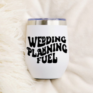 Verlobung gibt lustiges Hochzeitsplanungsangebot