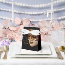 Verloren in einem Maskentanz Halloween-Party