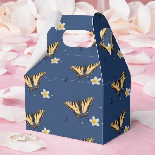 Verloren in einem Quatrain von Adiela Akoo - Schme Geschenkschachtel (Hochzeit)