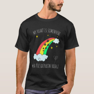 Verlust einer geliebten Katze Hund. Regenbogenbrüc T-Shirt