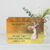 Vermutung, was wir Hochzeits-Heirat-Mitteilung Einladung (Stehend Vorderseite)