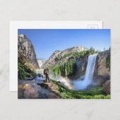 Vernal Fall Hiker and Rainbow - Yosemite Postkarte (Vorne/Hinten)