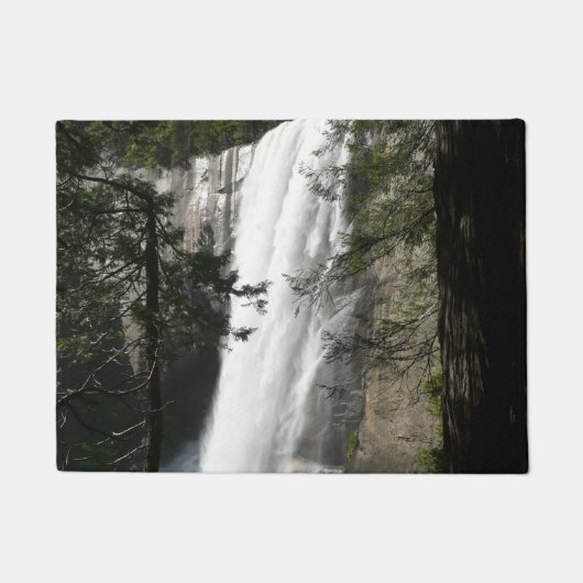 Vernal Falls III: Yosemite National Park Fußmatte (Vorderseite)