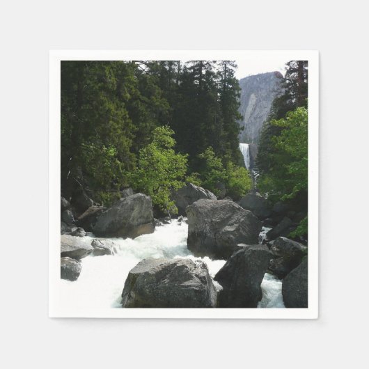 Vernal Falls in der Ferne von Yosemite Serviette (Vorderseite)