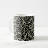 Vernetzte Neuronen auf schwarz - nahtloses Muster. Kaffeetasse (Vorderseite Links)
