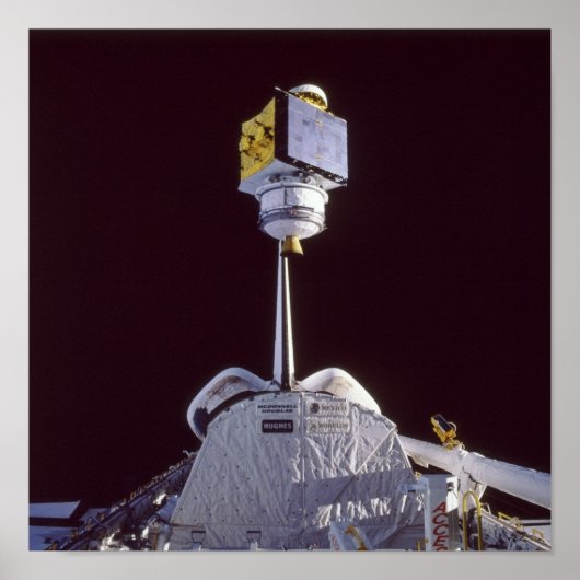 Veröffentlichung des Satelliten SATCOM KU-2 von At Poster (Vorne)