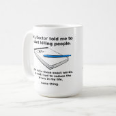 Verordnung, zum der lustigen Tasse zu töten (Vorderseite Links)