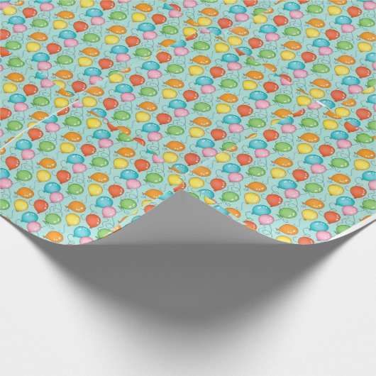 verpacktes Geschenk mit Liebe Geschenkpapier (Ecke)