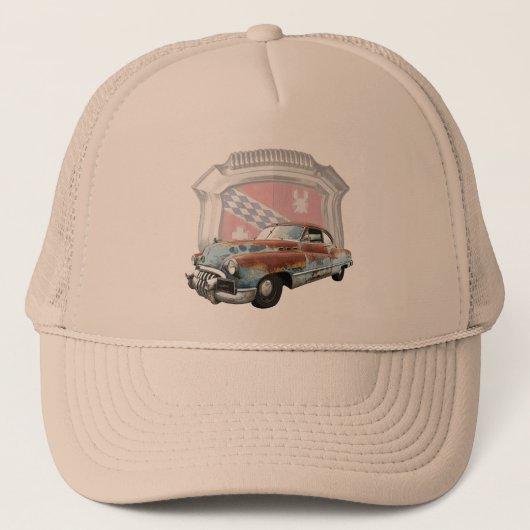 Verrostetes Buick 1950, das vor klassischem Emblem Truckerkappe (Vorderseite)