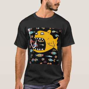 verrückter gelber Fisch im schwarzen Ozean mit kle T-Shirt
