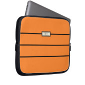 Versatile Stylish Mit Monogramm Modern Orange Laptopschutzhülle (Vorne Rechts)