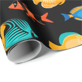 Verschiedene bunte tropische Fischmuster Geschenkpapier (Rolleneckpunkt)