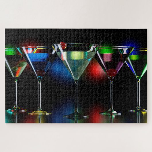 Verschiedene Cocktails in Martini Brillen mit Lich Puzzle (Horizontal)