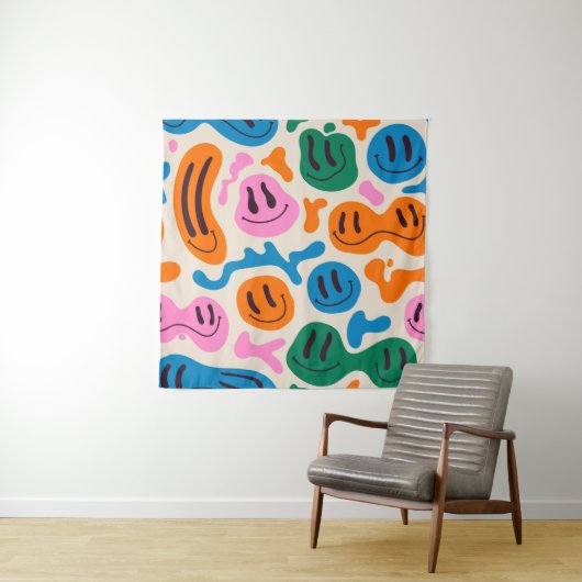 Verschiedene farbenfrohe, schmelzende Gesichter. L Wandteppich (Beispiel)