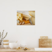 Verschiedene Käse auf der Tafel Poster (Küche)