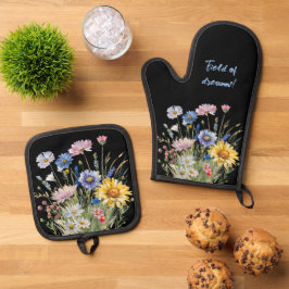 Verschiedenes Feld von Wildblumen auf schwarz Ofenhandschuh & Topflappen-Set