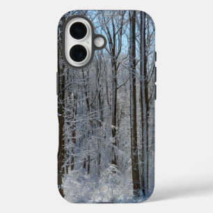 Verschneiter Pappelwald I iPhone 16 Hülle