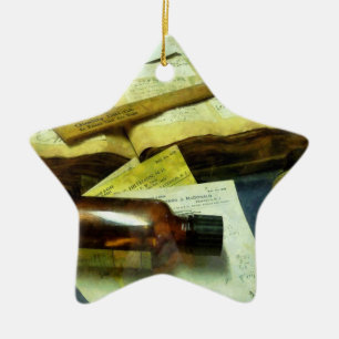 Verschreibungen und Arzneimittelflaschen Keramikornament