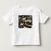 Verschwendete Messing und zerfallene Links Kleinkind T-shirt (Vorderseite)