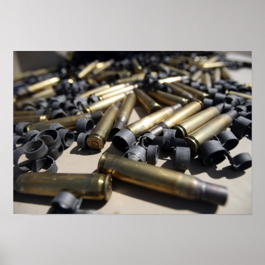 Verschwendete Messing und zerfallene Links Poster (Vorne)