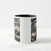 Verschwendete Messing und zerfallene Links Tasse (Zentrum)