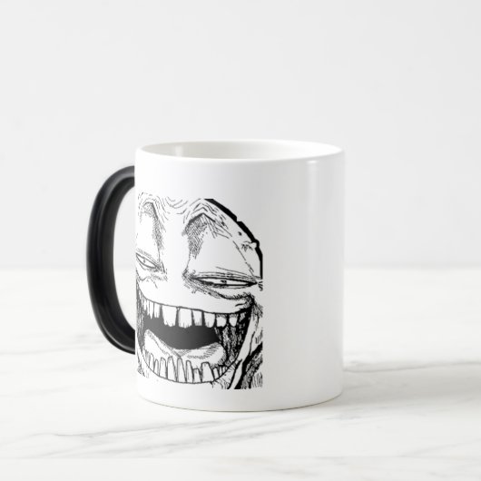 Verschwindene lächelnde verwandlungstasse (Vorderseite Links)