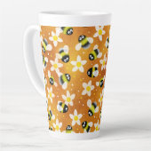 Verspielte Buzzing Bienen (Burnt Orange) Milchtasse (Linke Ecke)