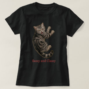 Verspielte getigerte Katze Sassy Classy Kunst T-Shirt