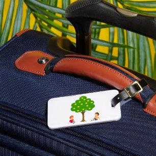Verspielte Kinder unter einem Apfelbaum sitzend Gepäckanhänger