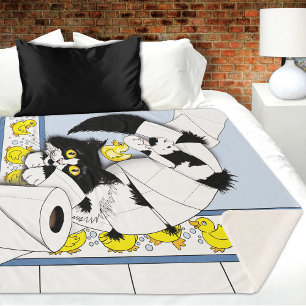 Verspielte Tuxedo-Katze Toilettenpapier Chaos Blau Sherpadecke