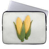 Verspielter Chic Oma's Garden Modern Crochet Corn Laptopschutzhülle (Vorderseite)