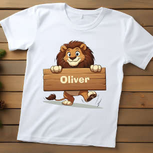 Verspielter Löwe mit Holz-Namensschild Baby T-shirt