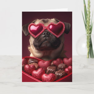 Verspielter Pug in herzförmiger Schachtel zum Vale Karte