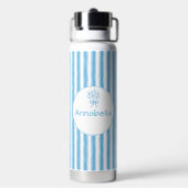 Verspieltes blau-weiß gestreiftes Monogramm im Pre Trinkflasche (Hinten)