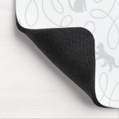 Verspieltes Katzen- und Wollknäuel-Muster Hellgrau Mousepad (Ecke)