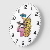 Verspieltes Mädchen mit Wachsmalstift Große Wanduhr (Winkel)