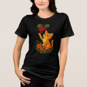 Verspieltes rotes Kätzchen mit Trauben Tri-Blend Shirt (Vorderseite)