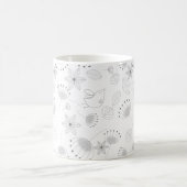 Verspieltes, süßes Blumen- und Vogelmuster auf Wei Kaffeetasse (Mittel)