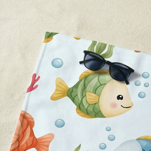 Verspieltes tropisches Fischmuster Strandtuch (Beispiel)