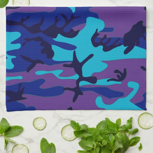 Verstecken Sie mich dunkelblau und Lila Camouflage Geschirrtuch (Gefaltet)