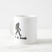 verstecken und nach Bigfoot Sasquatch suchen Kaffeetasse (Vorderseite Links)