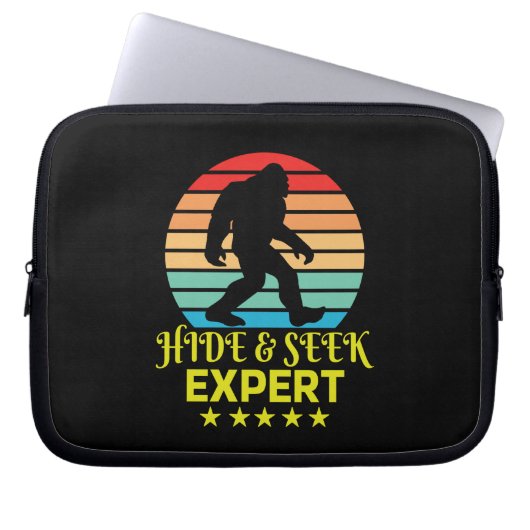 Versteckspiel Experte Bigfoot Lustig Laptopschutzhülle (Vorderseite)