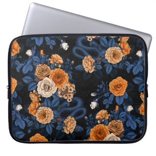 Versteckt in den Rose, orange und blau Laptopschutzhülle