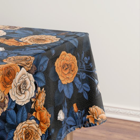Versteckt in den Rose, orange und blau Tischdecke (Beispiel)