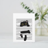 Versteckte schwarze Katze Süß Lustig Minimalistisc Postkarte (Stehend Vorderseite)
