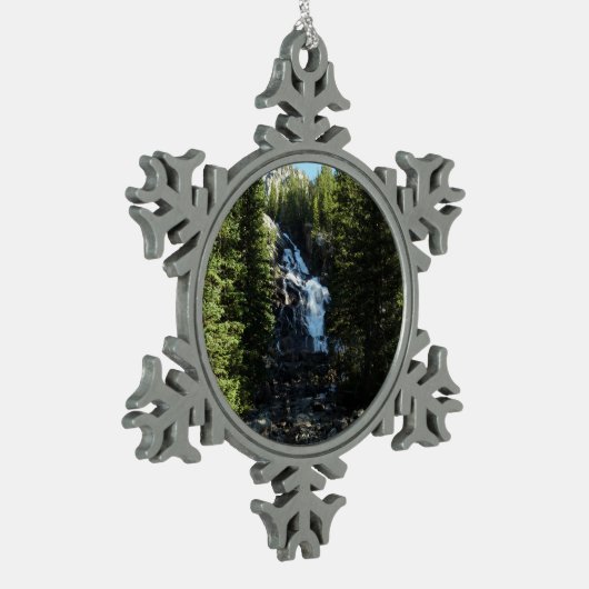 Versteckte Wasserfälle im Grand Teton Nationalpark Schneeflocken Zinn-Ornament (Links)