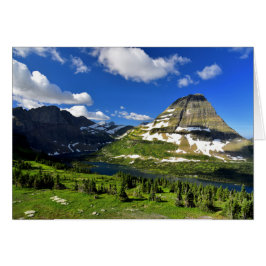 Versteckter See und Bearhat Berg