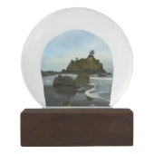 Versteckter Strand II im Redwood National Park Schneekugel (Rückseite)