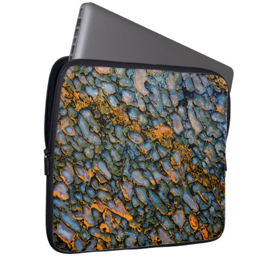 Versteinerter Dinosaurier-Knochen Laptopschutzhülle (Vorne Rechts)